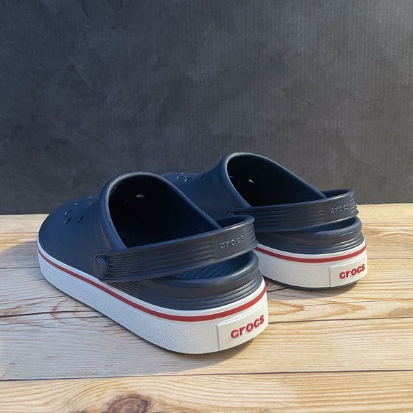 Crocs Off Court Clog - Picture 9 of 16